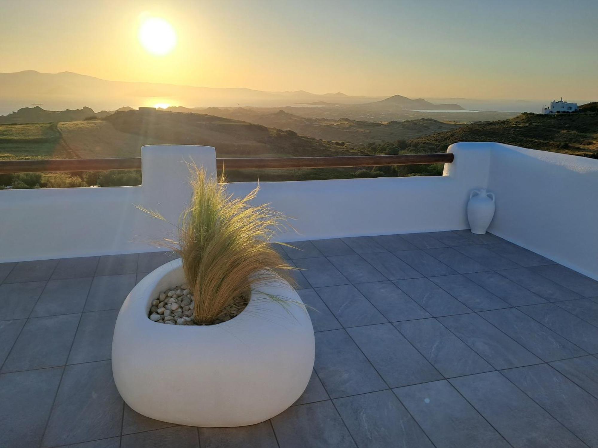 Ariadne'S Crown Luxury Suites With Private Pool Vívlos 外观 照片