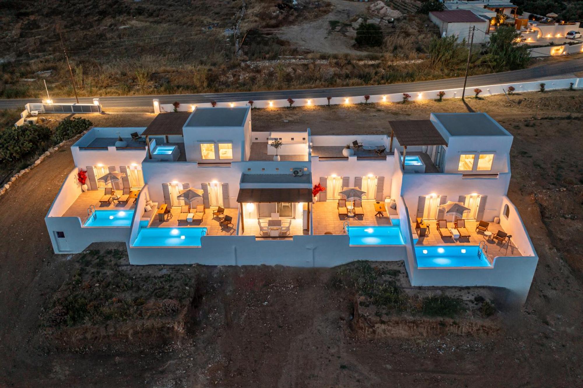 Ariadne'S Crown Luxury Suites With Private Pool Vívlos 外观 照片